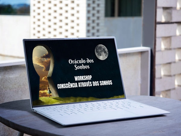notebook-mockup-on-desk